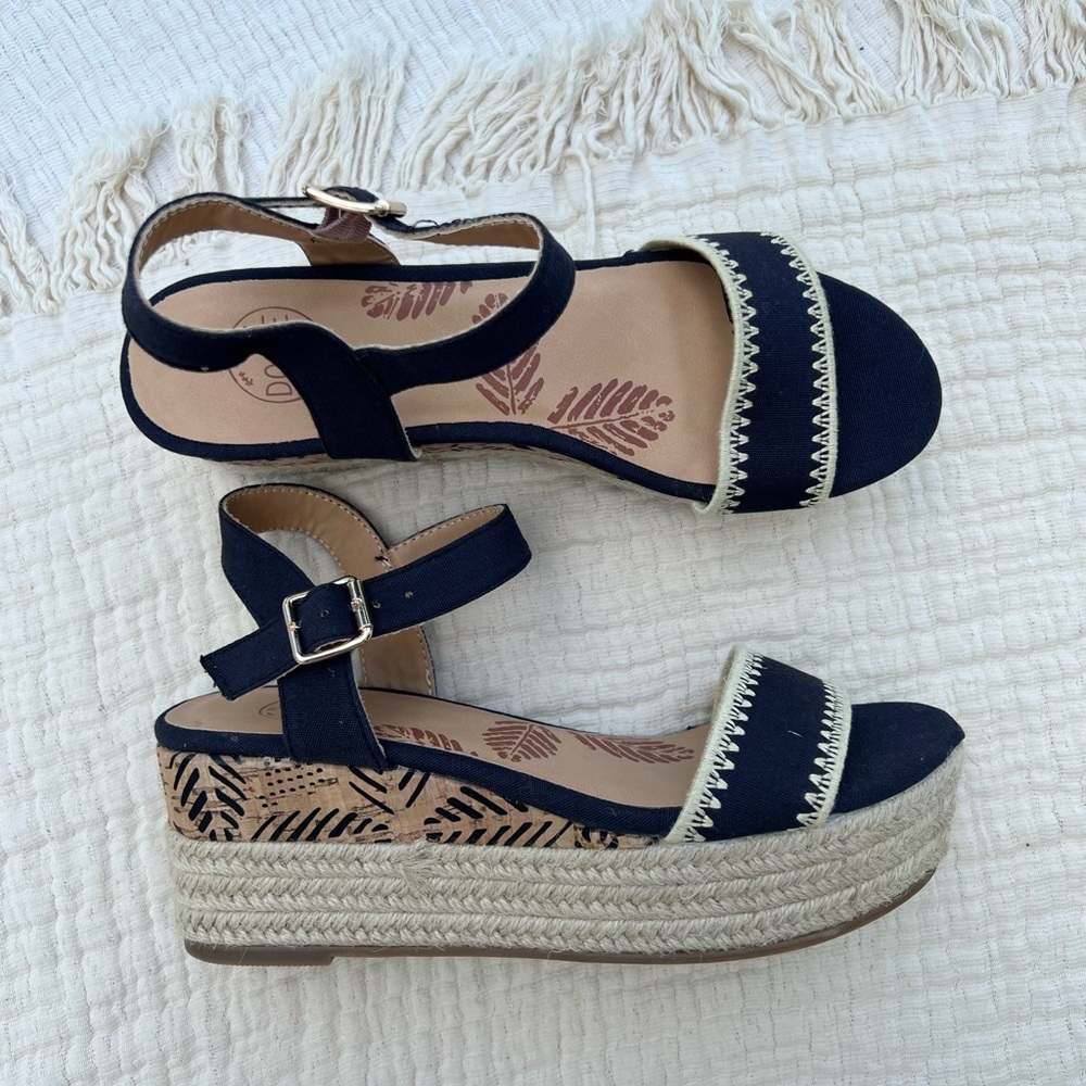 Dolce By Mojo Moxy Platform Sandals